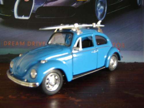Stunning '67 VW Beetle  with Surfboard  by WELLY New in Display Box