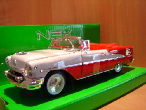 Lovely '55 Oldsmobile Convertible  1/24 by WELLY  -New in Display Box.Delivery by Coerier