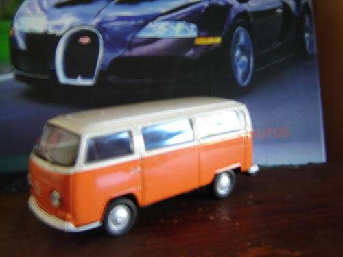 Green Promotion :VW  Kombi  Die Cast Model  WELLY  Sc 1/36  New in Display Box-   Gteed