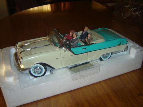 ' 55  Pontiac Star Chief  Die Cast Model w  4 x Figurines 1/18   Platinum Sun Star New Box In Stock