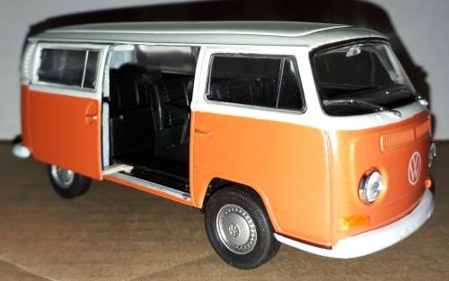 VW Kombi   Die Cast WELLY New in D/Box Gtee-