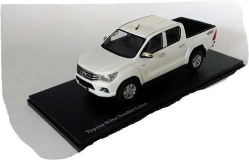 Special:  Toyota  Hilux  Double Cab  Die Cast Model Sc 1/32 ( 16 Cm Long )  New in D/Case  Gteed
