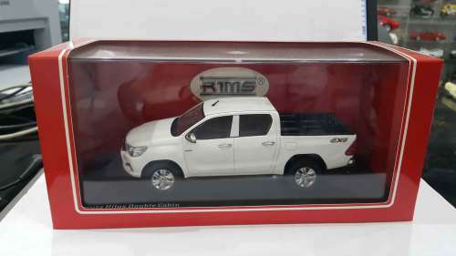 Special:  Toyota  Hilux  Double Cab  Die Cast Model Sc 1/32 ( 16 Cm Long )  New in D/Case  Gteed