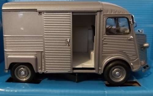 Citroen Type H Van   Die Cast Model  1/24 WELLY   New In D/Box Gteed In Stock
