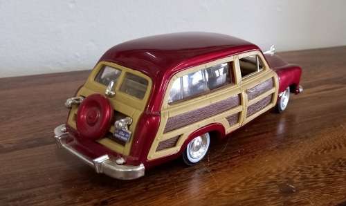 `49 Ford Woody  D/Cast    1/24  D/Box Buy any x 2 or more Models  10% of on Selling