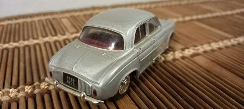 Renault  Dauphine Die Cast Model  1/43    By Top Make  Universal Hobbies       Quant. Disc.