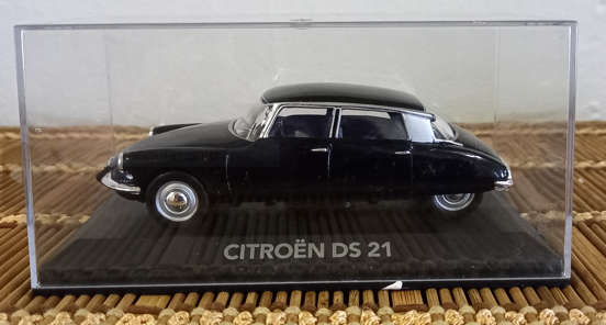 Citroen DS 21  Die Cast Model  1/43  on its Bae in a D/Case  Buy add. Models   Quantity Discount