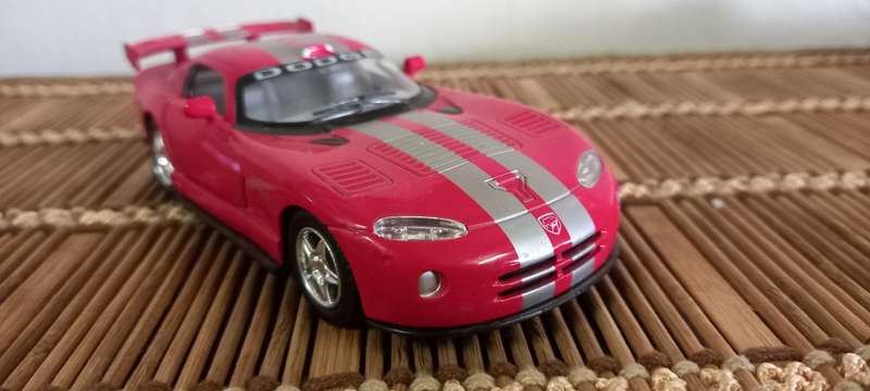 2005 Dodge  Viper GTS - R     Die Cast Model - 1/38    Top Make KINSMART   Quantity Discount 10%