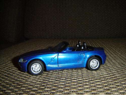 New Ray Sc 1/32 BMW Z4 Roadster.New in Box