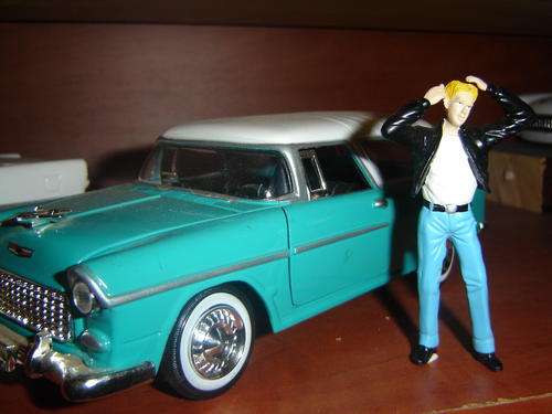 Cute Figurines to enhance the Display of Sc1/18 Models-Bobby is New in Double "bubble" pack