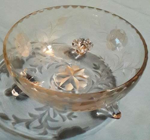 Stunning Bowl. Rose Print. 15.5 cm wide