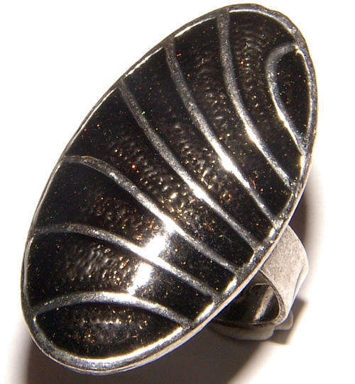 Vintage-look enamel-inlay dress ring.