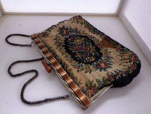 Vintage- Vintage Handbag. Lovely, but needs TLC.