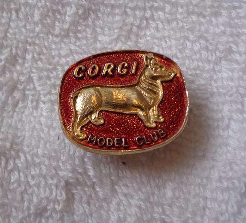 CORGI MODEL-CLUB Pin.            (Vintage.)