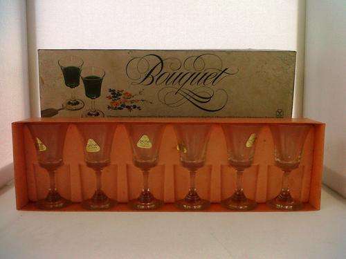 BOUQUES     6 Crystal Liquor glasses.       (Still in box)