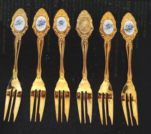 The whole set of 6  Stunning   Goldplated!!!!         Cake forks!