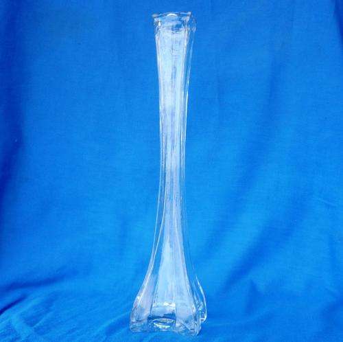 Beaytiful   Tall    Vase.