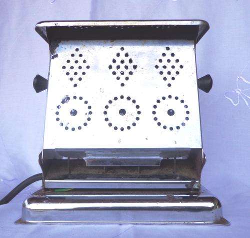Vintage or Antique?                    Toaster in perfect working condition! (STIRLING)