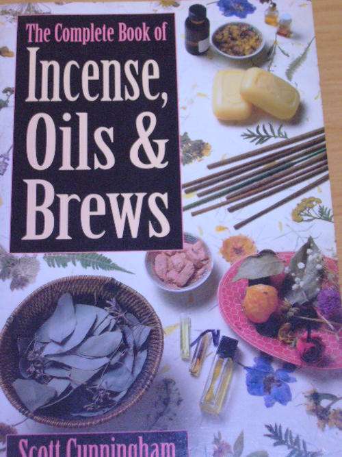 **PRICE REDUCED**THE COMPLETE BOOK OF INCENSE, OILS AND BREWS