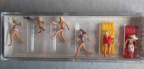 PREISER HO SCALE - 10211  - ON THE BEACH - NEW OLD STOCK BOXED