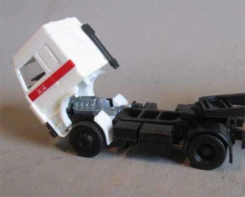 HERPA 1/87 HO SCALE - SCANIA TRUCK & SEMI-TRAILER WITH TANKER LOAD