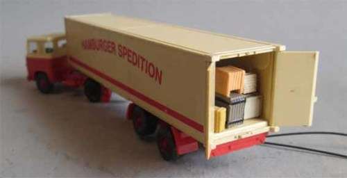 WIKING HO SCALE - SCANIA TRUCK TRAILER WITH LIGHT IN PAYLOAD BODY