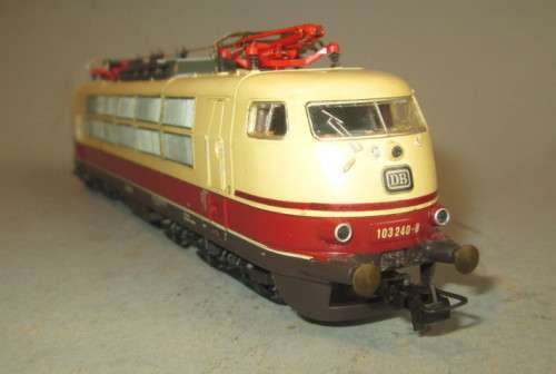ROCO HO SCALE - GERMAN ELECTRIC LOCO BR 103 T.E.E., CO-CO - BOXED