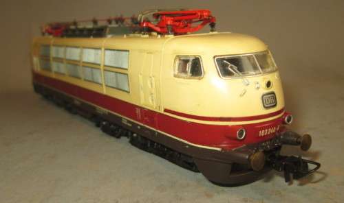 ROCO HO SCALE - GERMAN ELECTRIC LOCO BR 103 T.E.E., CO-CO - BOXED