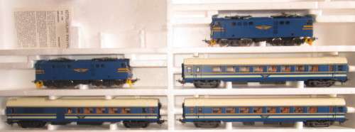 LIMA HO SCALE - SAR BLUE TRAIN SET (BOXED) - SEE FOTOS & DETAILS BELOW