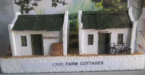 HO SCALE - TRADITIONAL FARM COTTAGE MADE IN SA - NEW BOXED