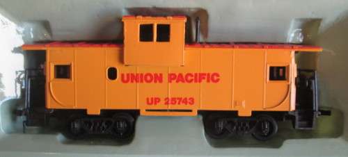 BACHMANN HO SCALE - UNION PACIFIC CABOOSE