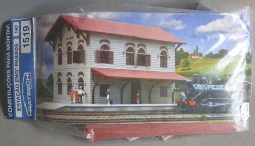 FRATESCHI HO SCALE - RAILWAY STATION KIT (NEW IN PKT)