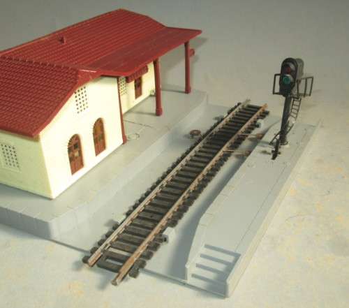 LIMA HO SCALE - RAILWAY STATION AS PER FOTO