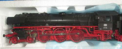 ROCO 63210 HO SCALE - DB 4-6-2 STEAM LOCO & TENDER BR 01 104 DCC READY - BOXED