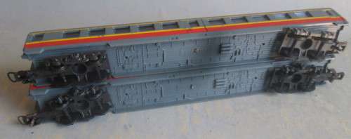 LIMA HO SCALE - 2 X SAR METRO BLITZ PASSENGER COACHES - SEE FOTO
