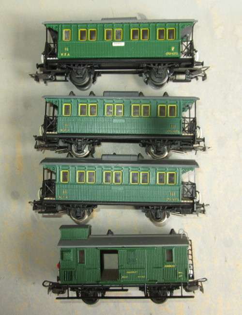 ELECTROTREN HO SCALE - CORREOS PASSENGER SET OF 4, SEE BELOW