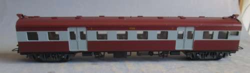 LIMA HO SCALE - SAR 3rd CLASS SUBURBAN PASSENGER COACH