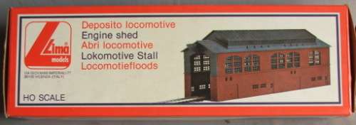 LIMA HO SCALE - ENGINE SHED, EXCELLANT CONDITION, LIKE NEW, BOXED