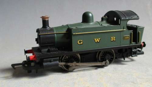 HORNBY OO SCALE - GWR 0-4-0 STEAM LOCO, GOOD RUNNER