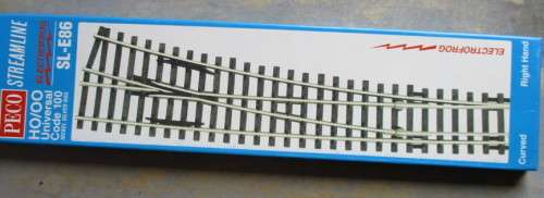 PECO HO SCALE - SL-E86 CURVED RH POINT (NEW)