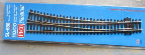 PECO HO SCALE - SL-E86 CURVED RH POINT (NEW)