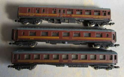 LIMA N SCALE - 3 X AMERICAN RAILWAY EXPRESS COACHES, AS PER FOTO