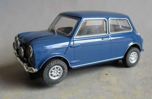 HORNBY 1/32 SCALE - MINI SLOT CAR FROM THE ITALIAN JOB