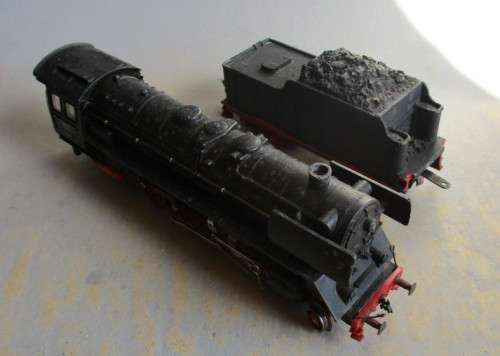 FLEISCHMANN HO SCALE - DB 2-8-2 STEAM LOCO & TENDER
