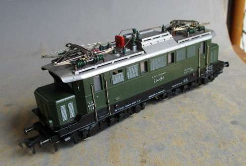 FLEISCHMANN HO SCALE - E44 056 ELECTRIC LOCO WITH PANTO SWITCH - BOXED