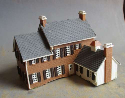 N SCALE - DOUBLE STORY HOUSES AS PER FOTO, FOOT PRINT 90 X 85 mm