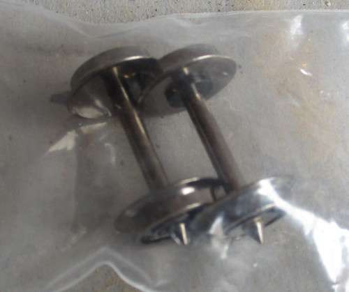 LIMA HO SCALE - 2 X SET OF WHEELS FOR COACHES