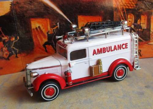 MATCHBOX YFE30-M - 1937 GMC VAN TM GM AMBULANCE - EXCELLENT BOXED