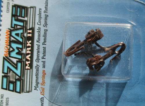 BACHMANN HO SCALE - 2 X EZ MATE COUPLINGS - NEW CARDED