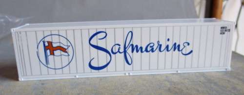 HO SCALE - SAFMARINE 40 FT CONTAINER, RIBBED LONG SIDE HIGH CAPACITY  REFRIGATOR